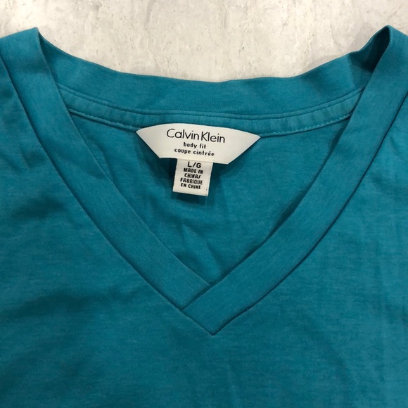 Men’s Calvin Klein Tee - Picture 2 of 3